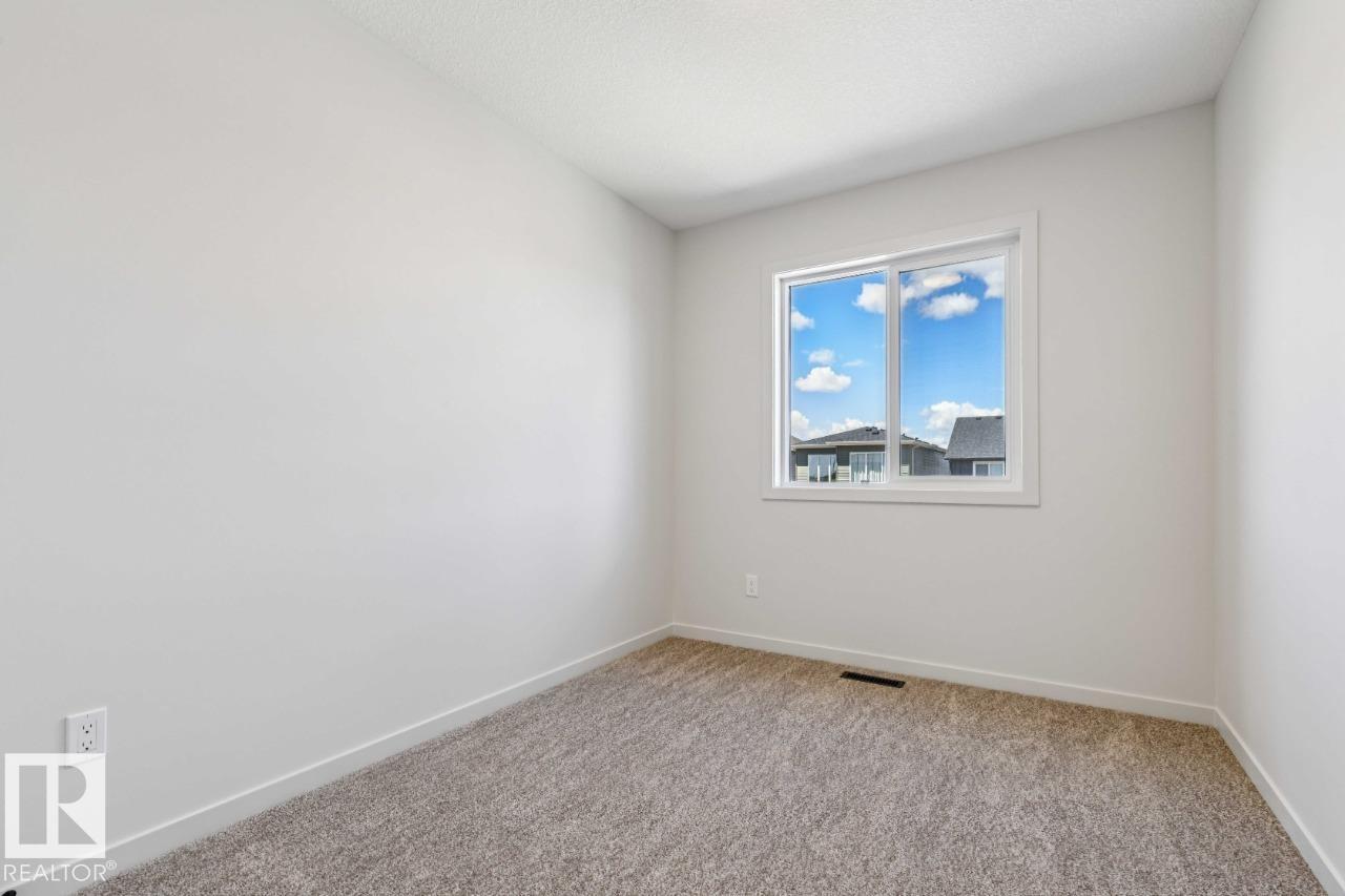 7118 50a Av Property Photo 24