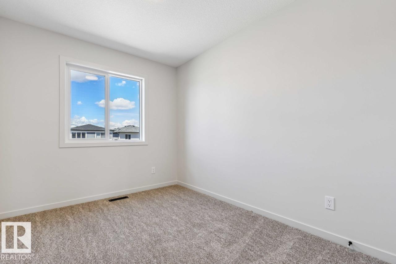 7118 50a Av Property Photo 26