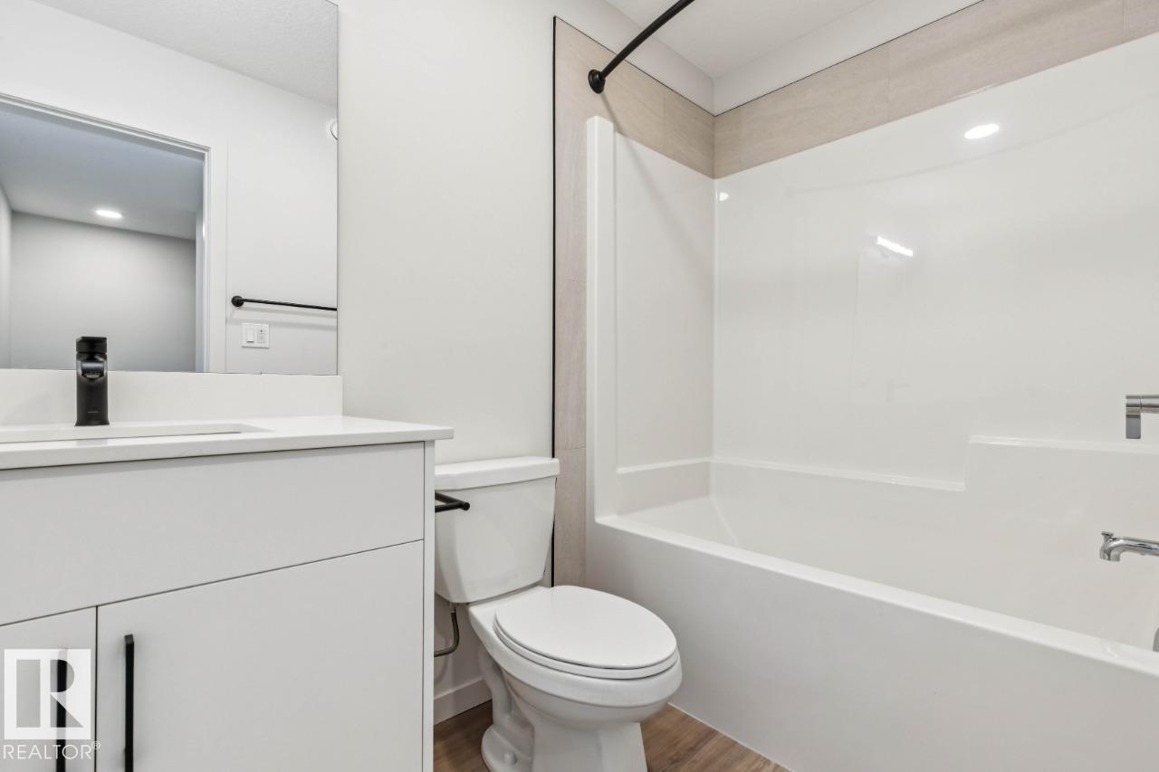 7118 50a Av Property Photo 28