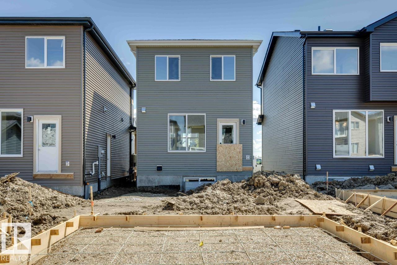 7118 50a Av Property Photo 33