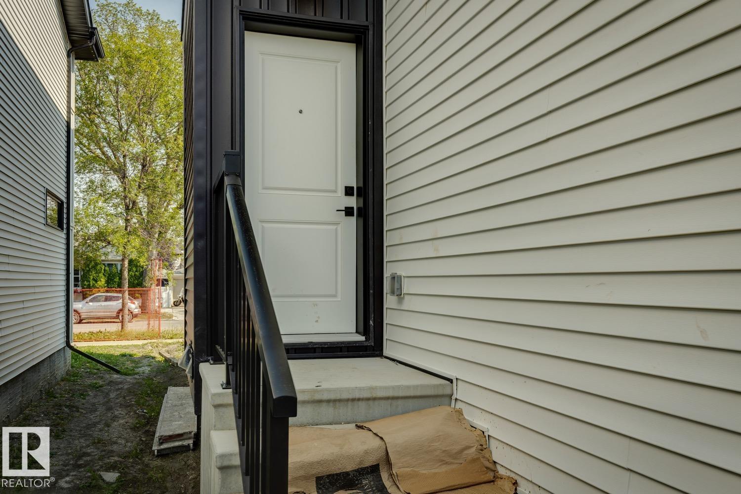 11336 130 St Nw Property Photo 4