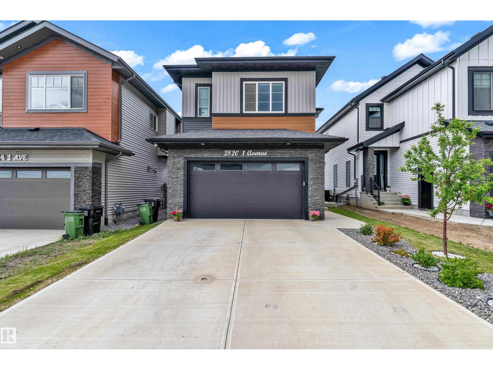 2820 1 AV SW Property Photo 1