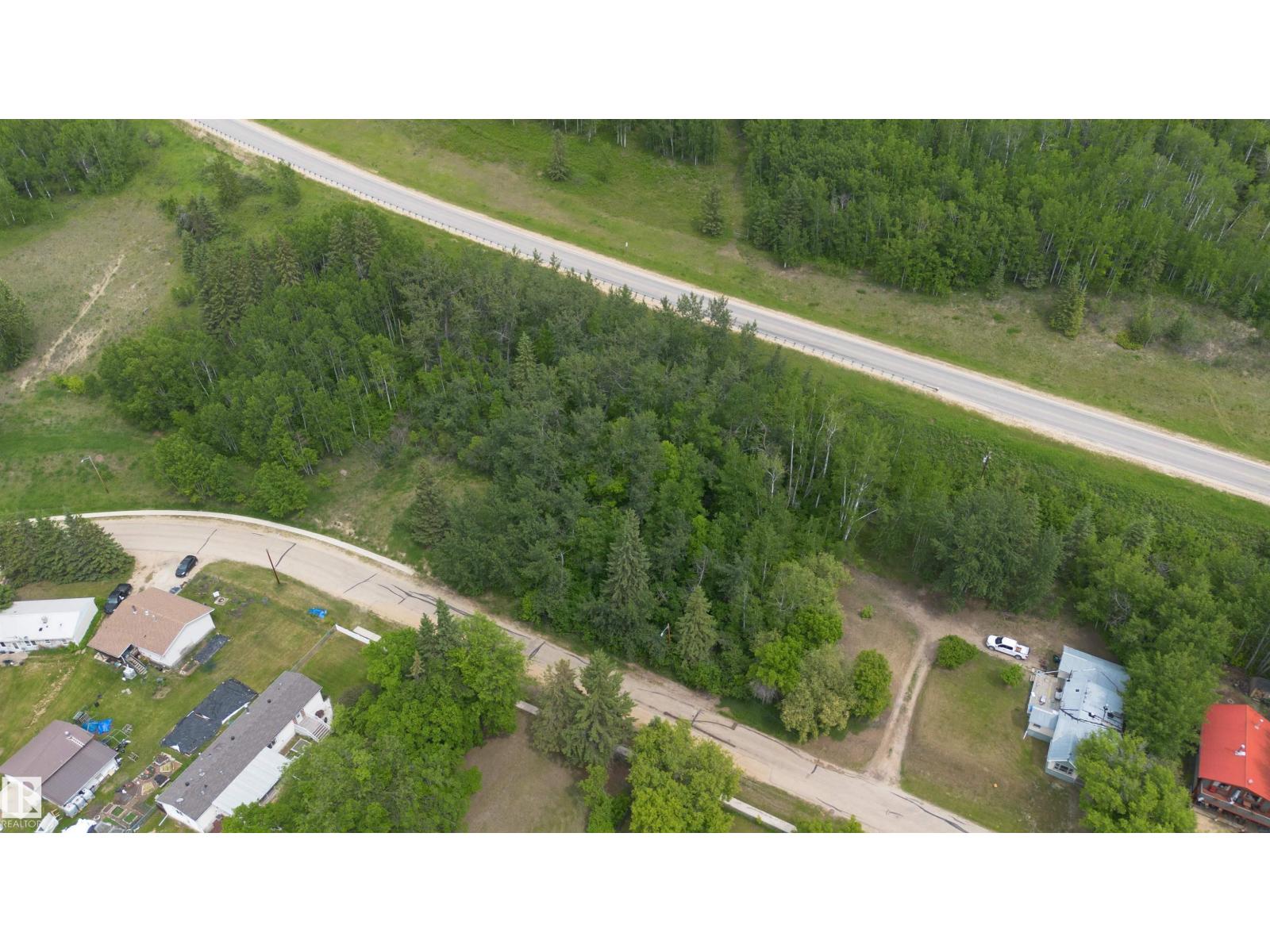 31 Crescent Dr Property Photo 2