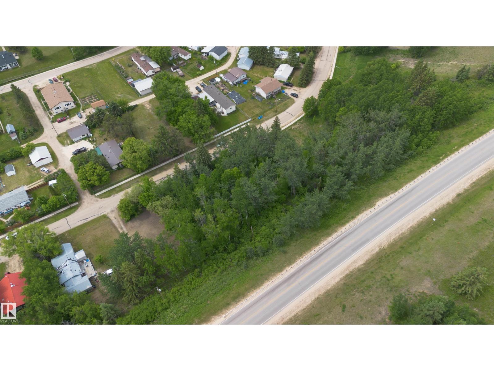 31 Crescent Dr Property Photo 4