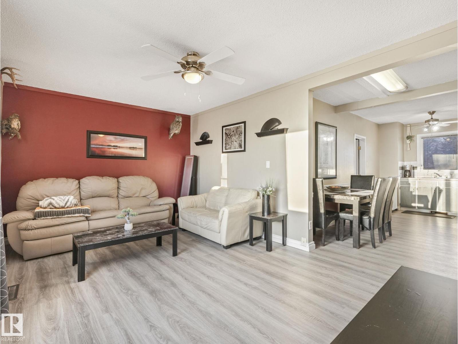 5305 46 St Property Photo 2