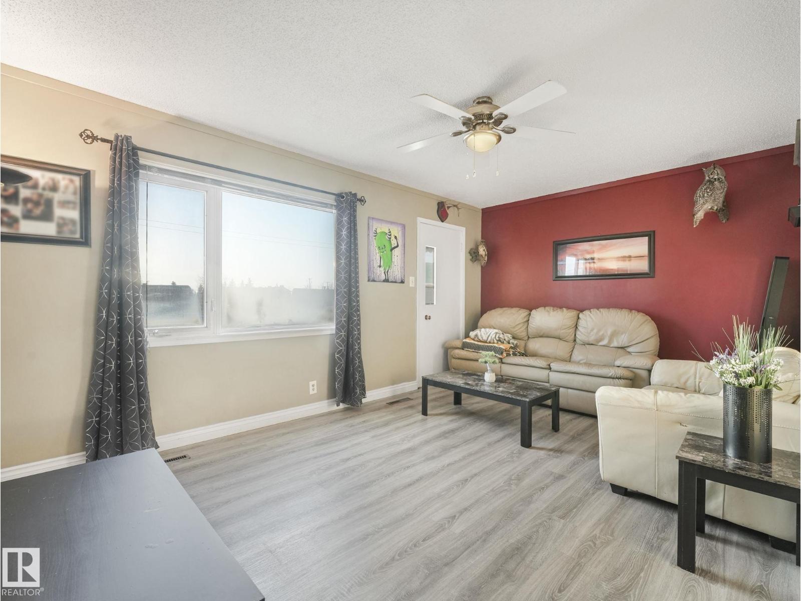 5305 46 St Property Photo 5