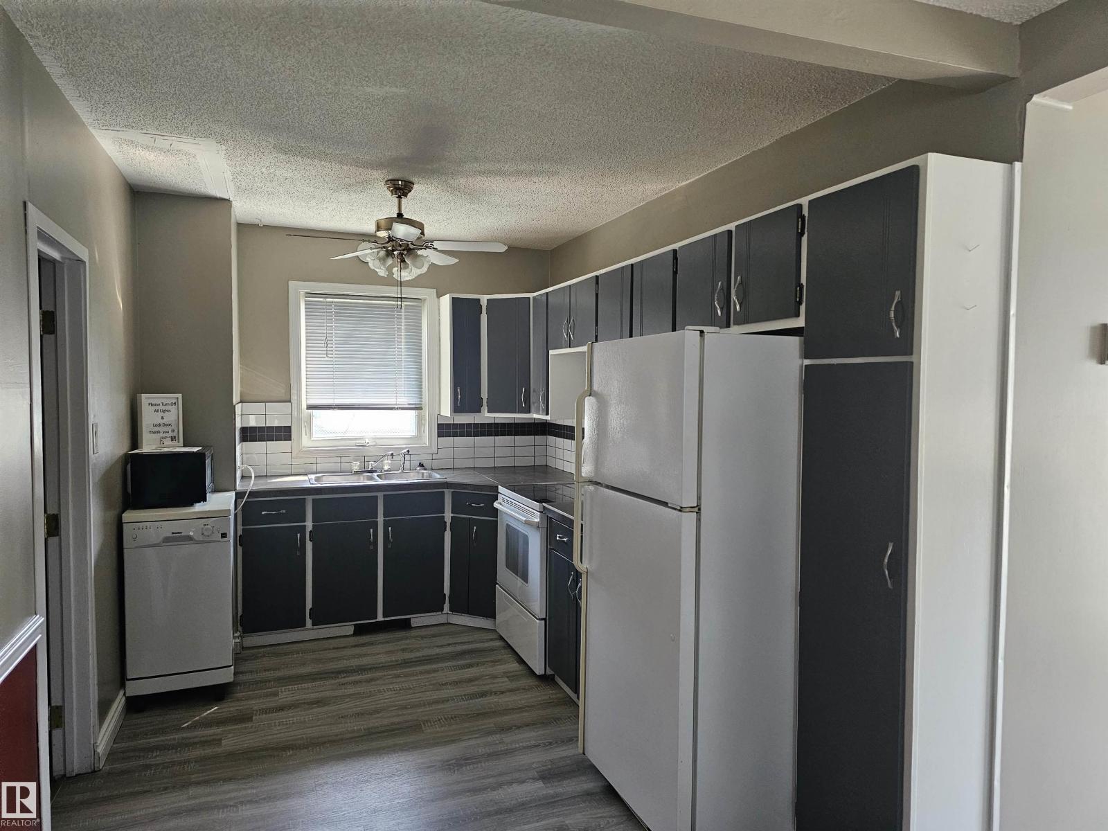 5305 46 St Property Photo 10