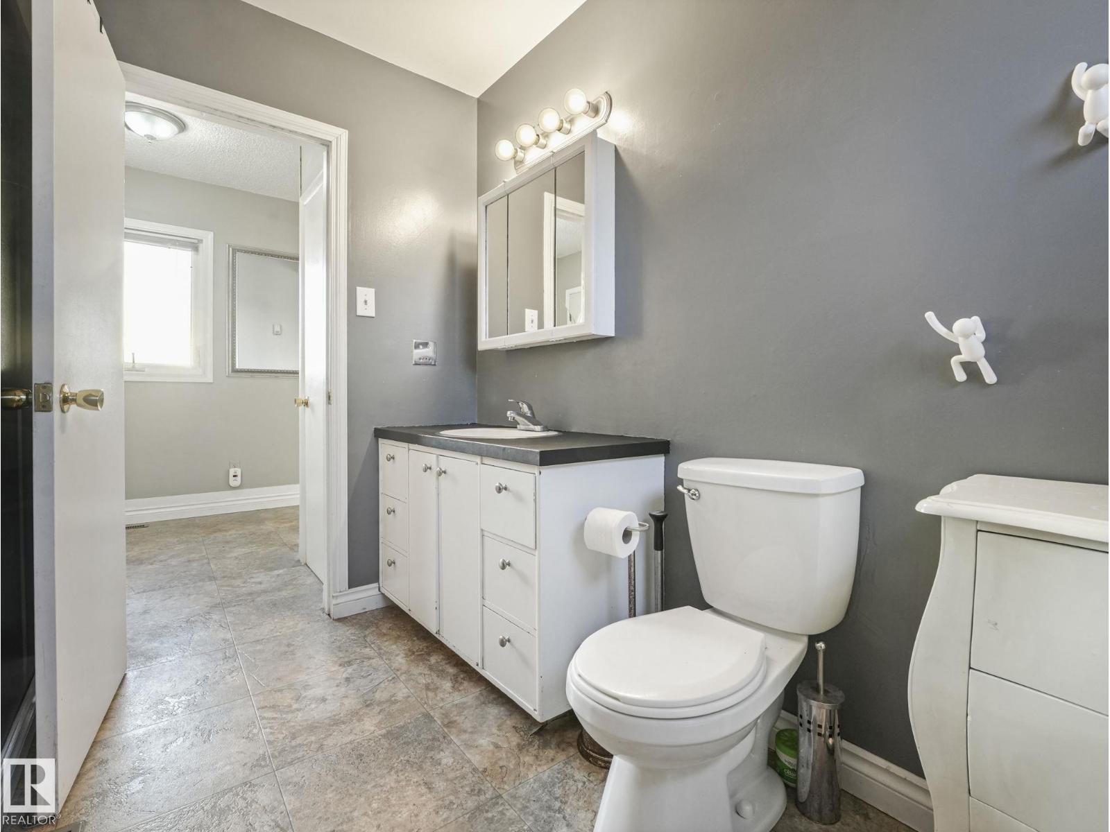 5305 46 St Property Photo 12