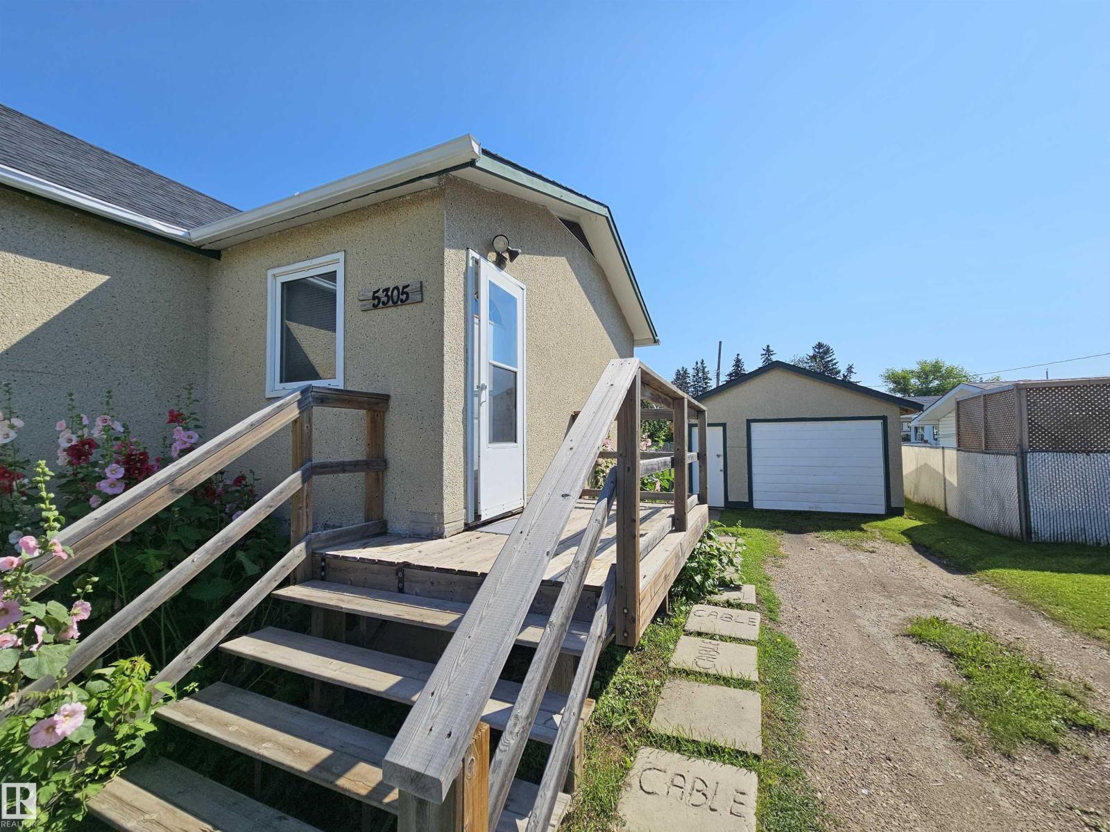 5305 46 St Property Photo 31