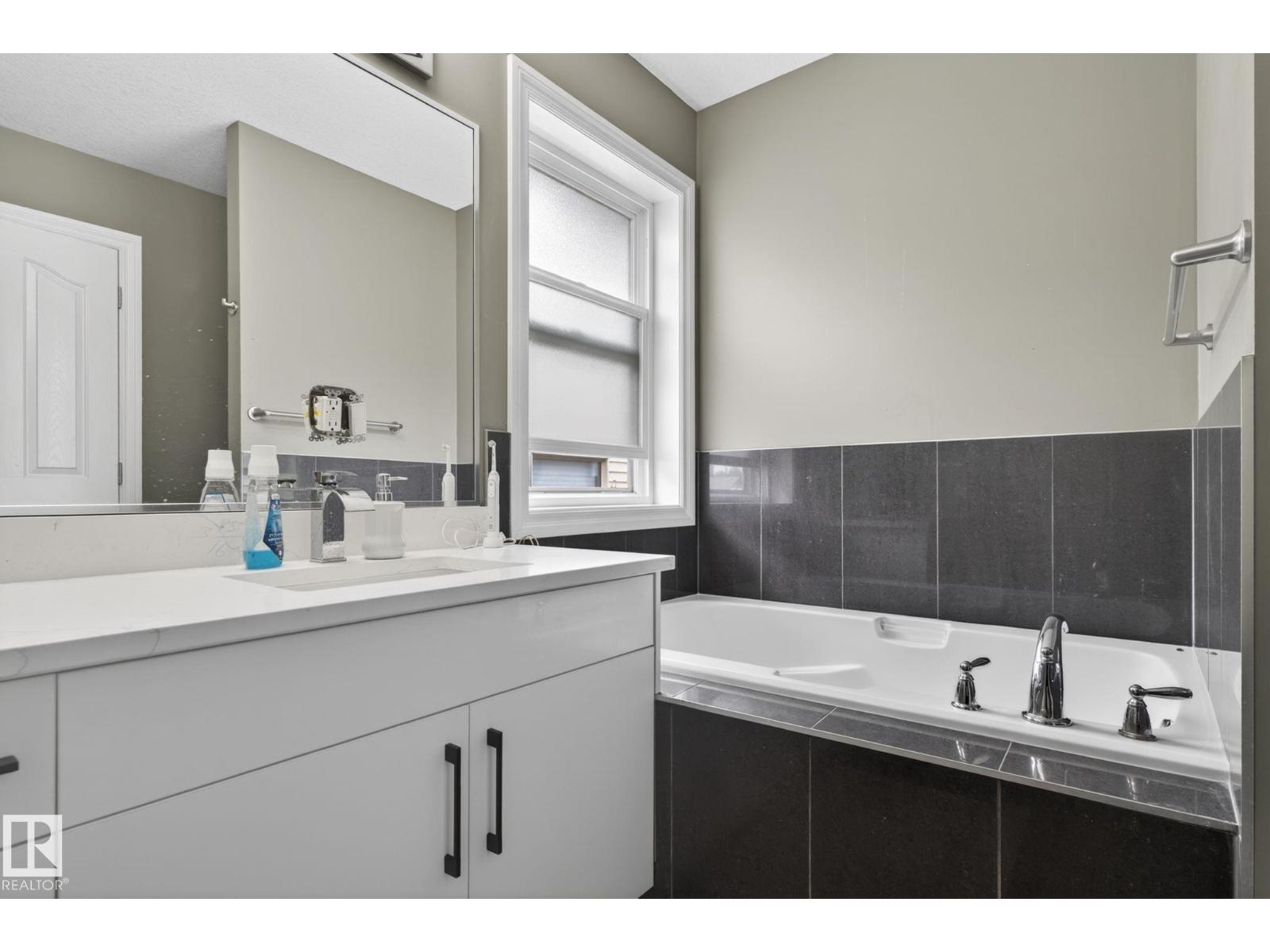 9628 221 St Nw Property Photo 35