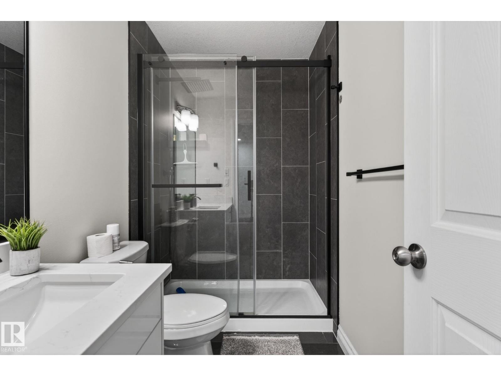 9628 221 St Nw Property Photo 43