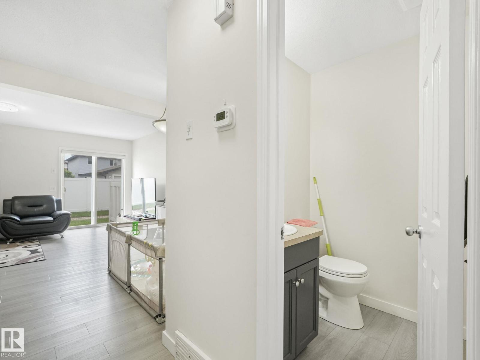 #18 230 Edwards Dr Sw Property Photo 24