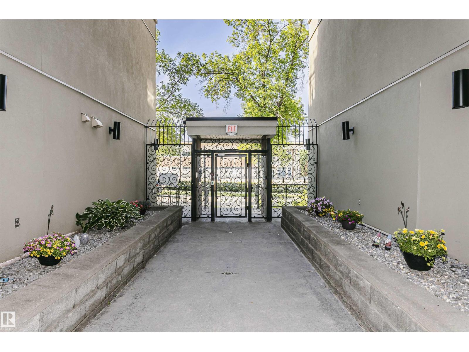#211 10808 71 Av Nw Property Photo 2