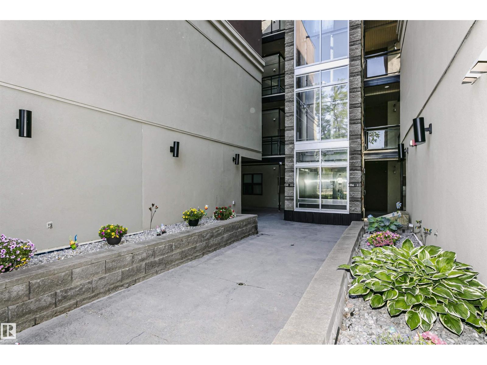 #211 10808 71 Av Nw Property Photo 3