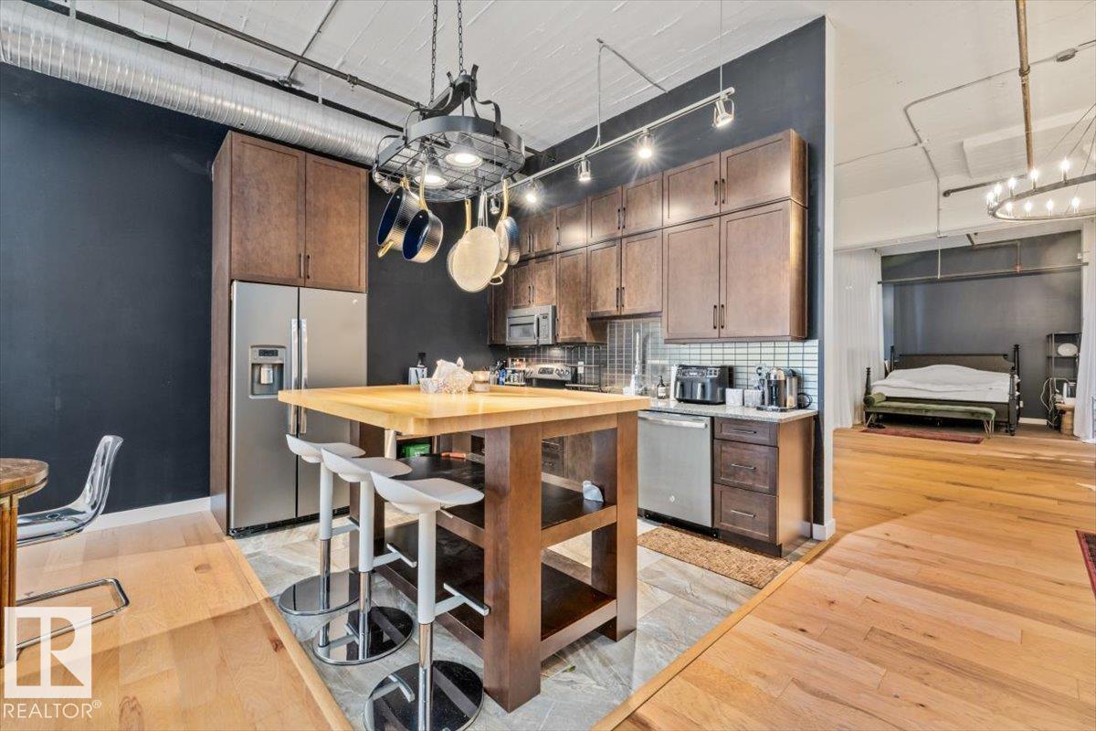 #237 10309 107 St Nw Property Photo 9