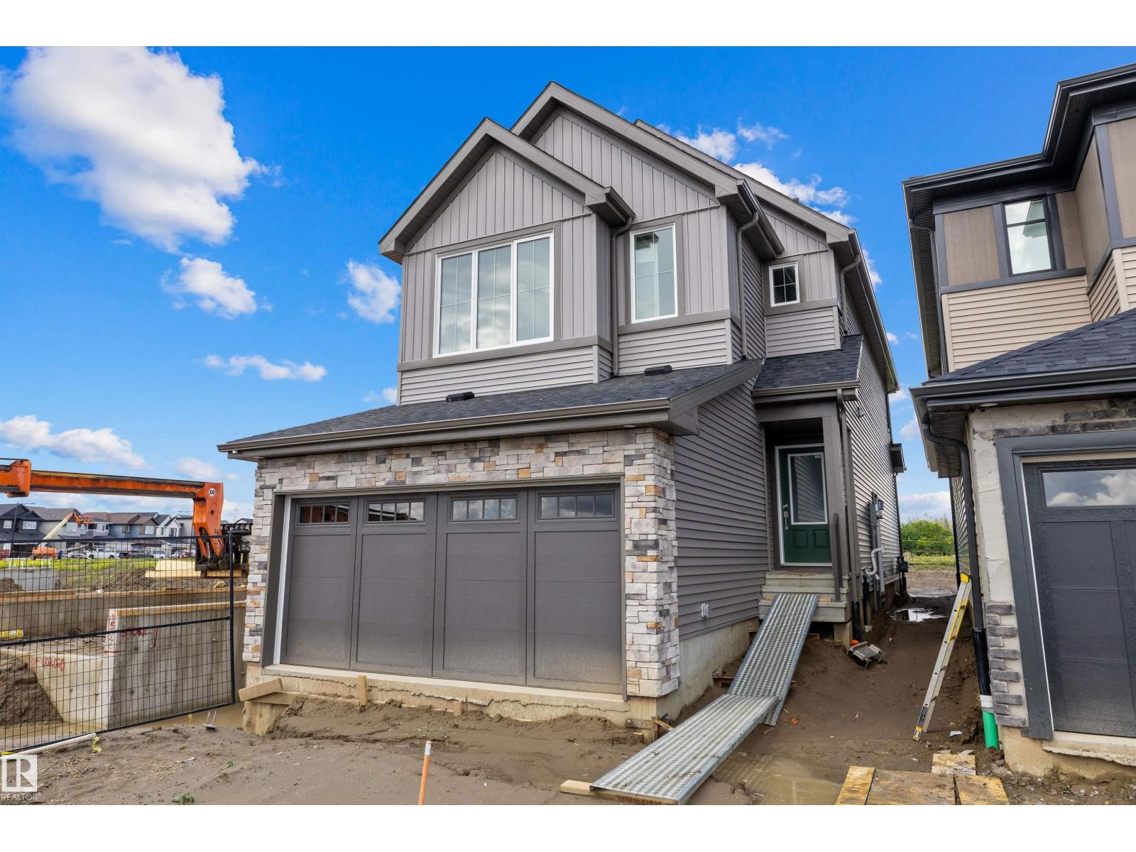 15744 7 St Ne Property Photo 1