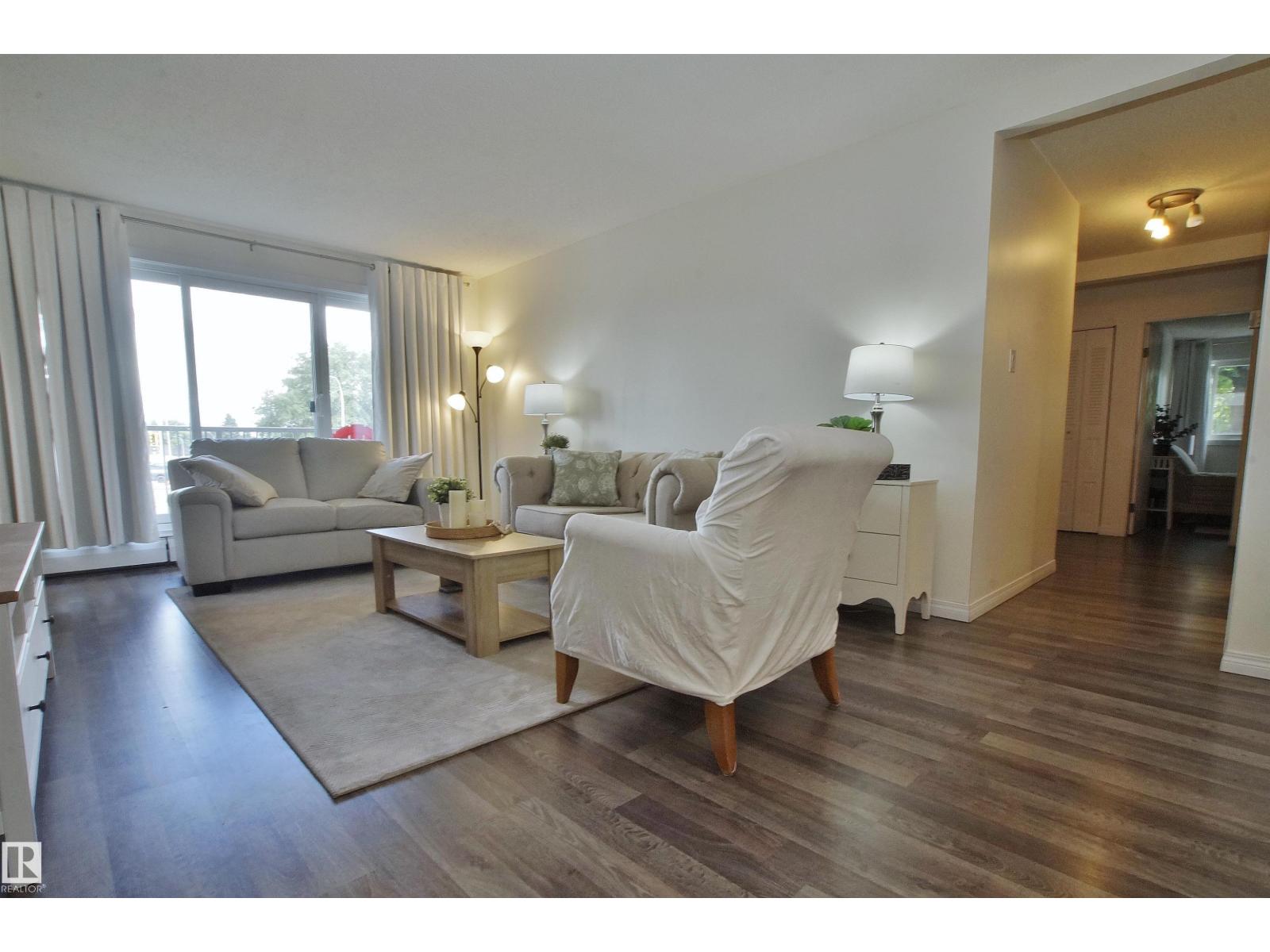 #235 4404 122 ST NW