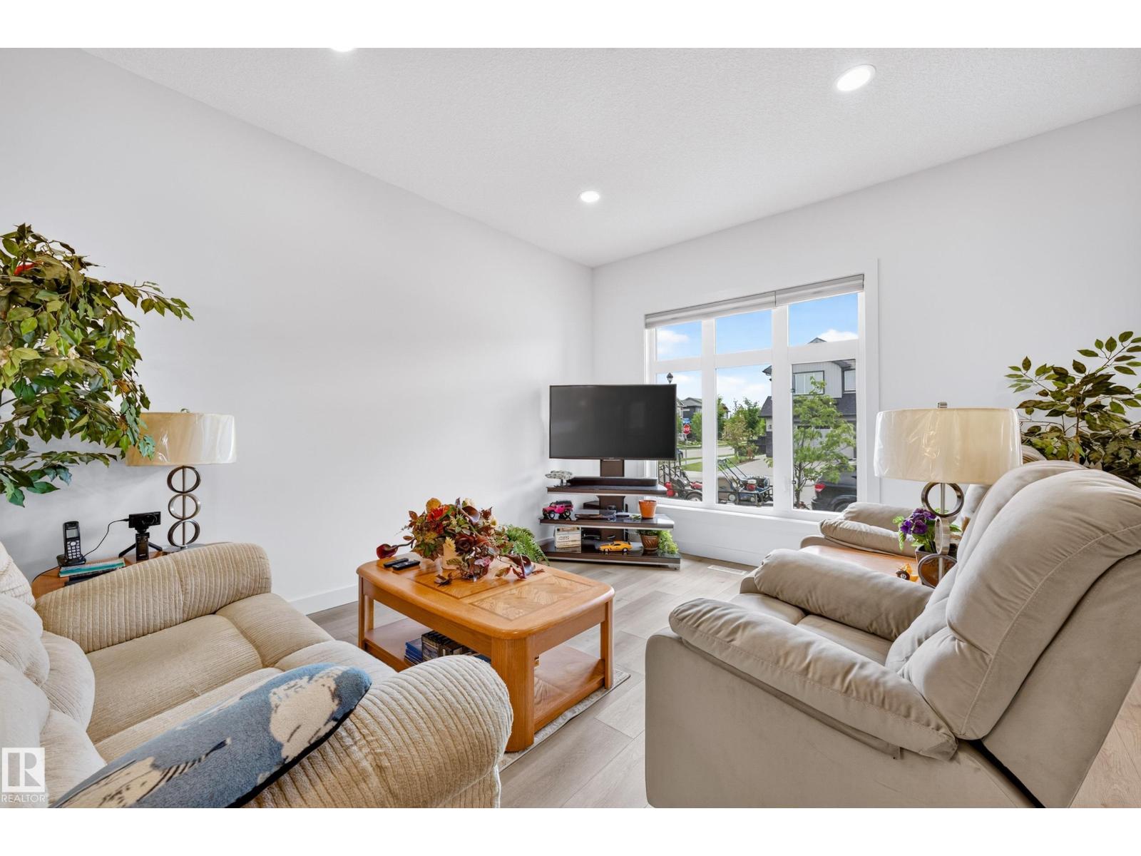 104 Kidd Cr Property Photo 5