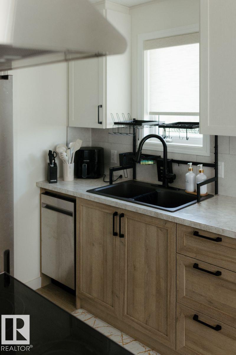 10503a 109 St Property Photo 11
