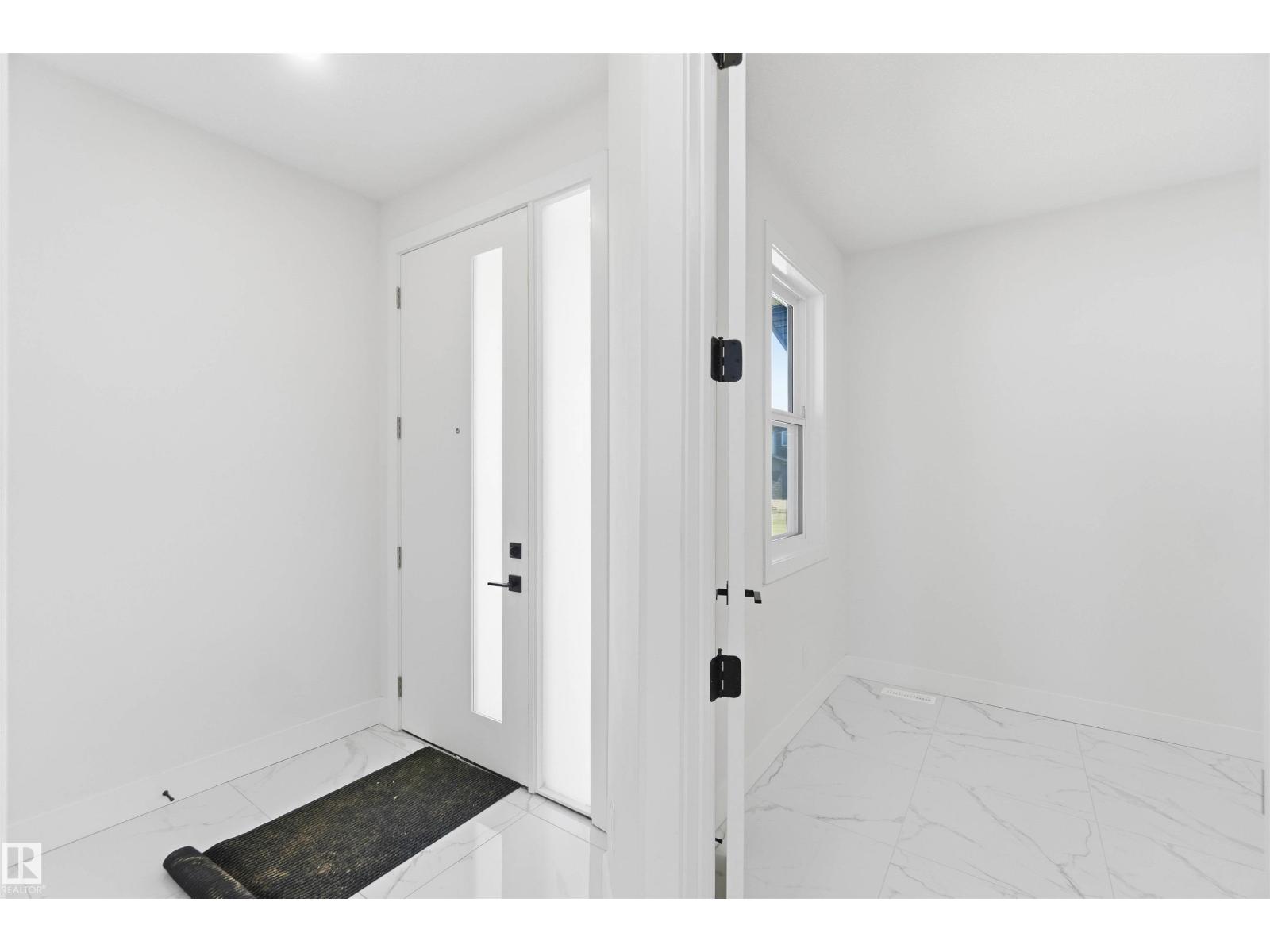 415 Pine Pt Property Photo 3