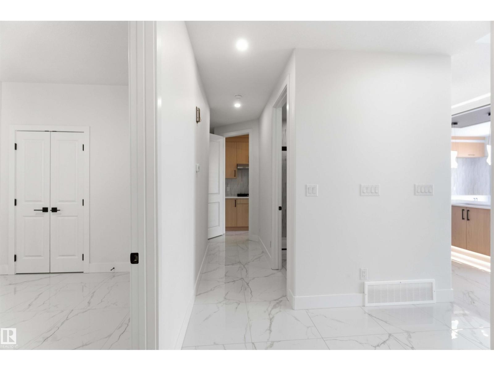 415 Pine Pt Property Photo 4