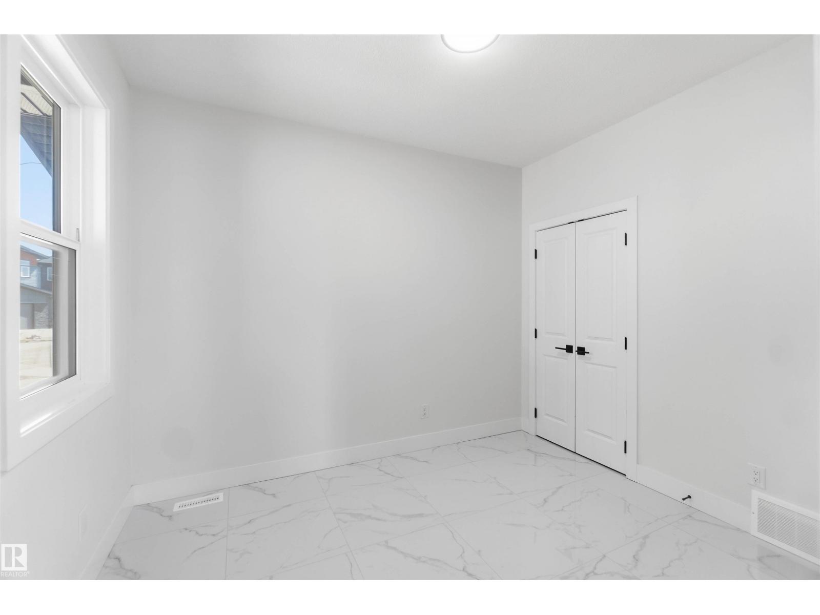 415 Pine Pt Property Photo 5