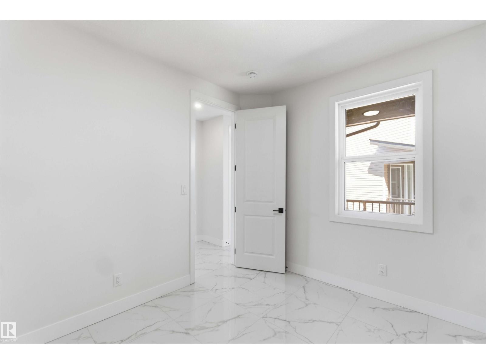 415 Pine Pt Property Photo 6