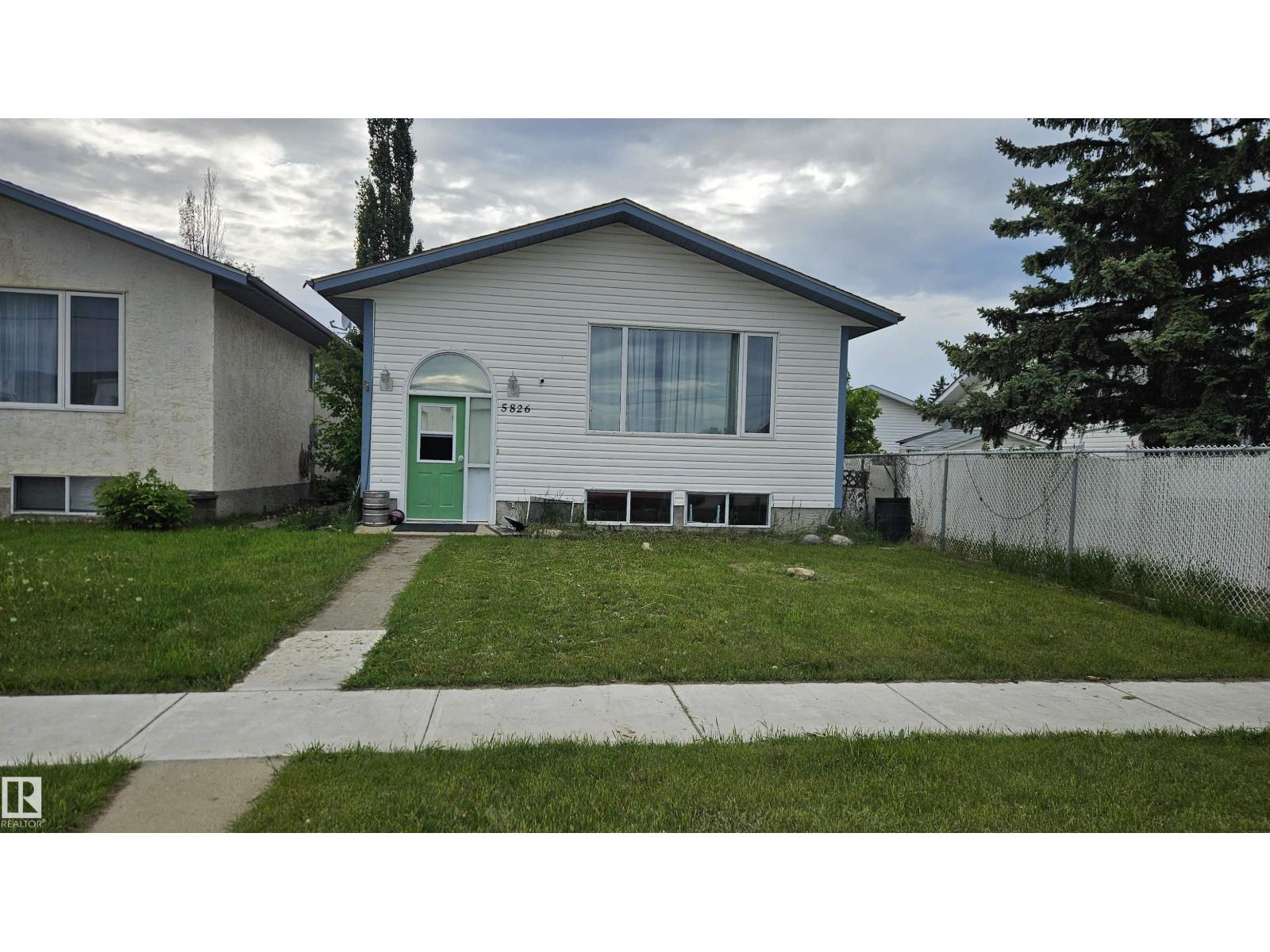 5826 49 St Property Photo 1