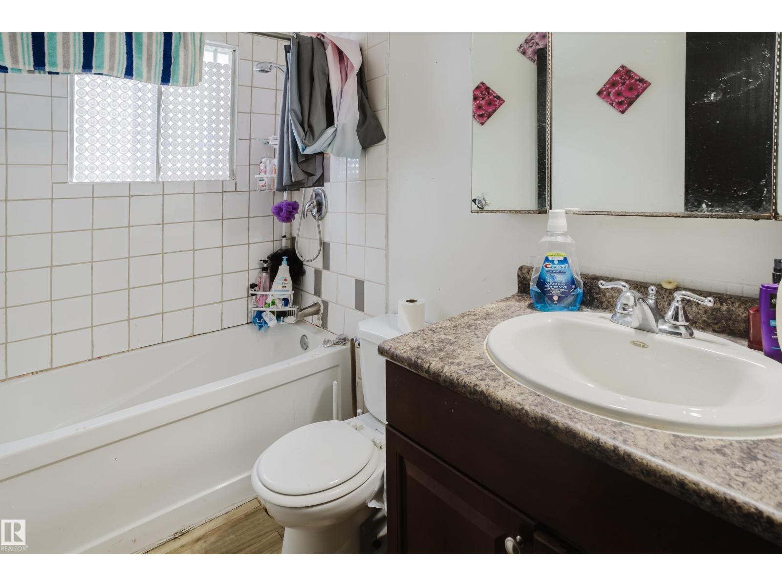3917/3919 54 St Property Photo 6