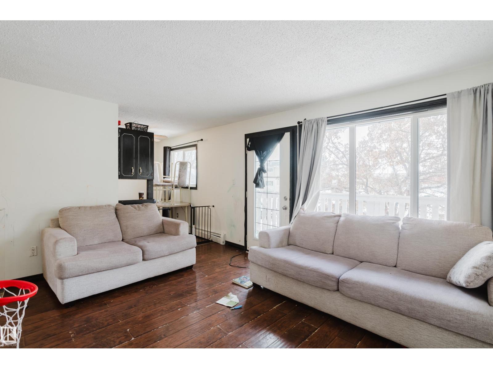 3917/3919 54 St Property Photo 14