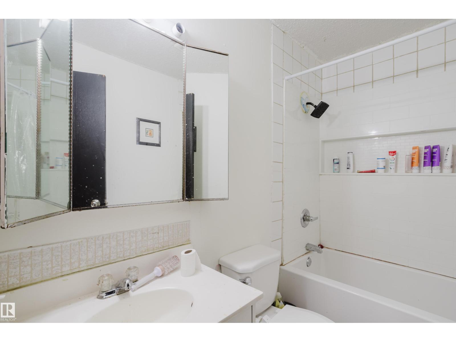 3917/3919 54 St Property Photo 17