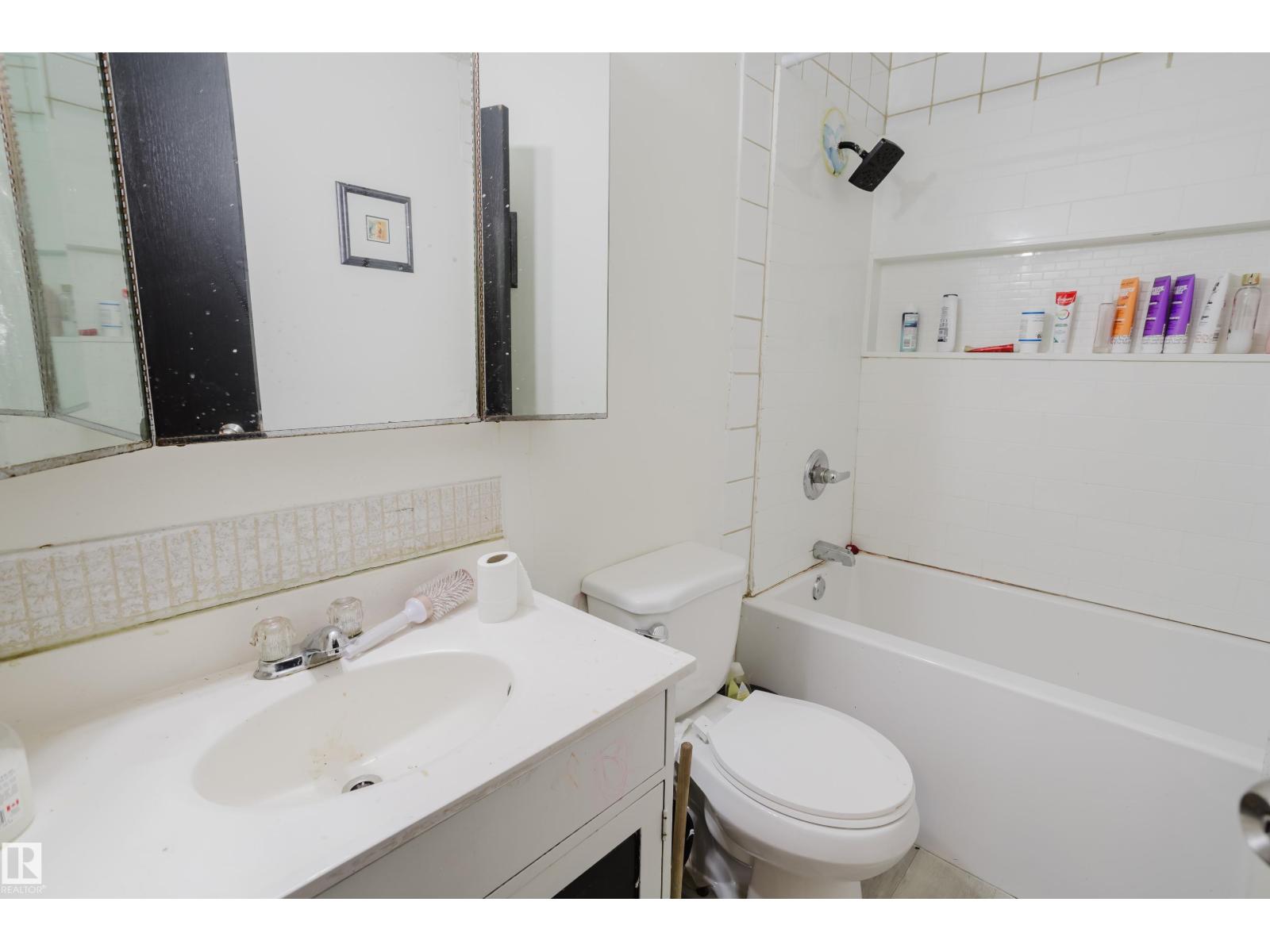 3917/3919 54 St Property Photo 18