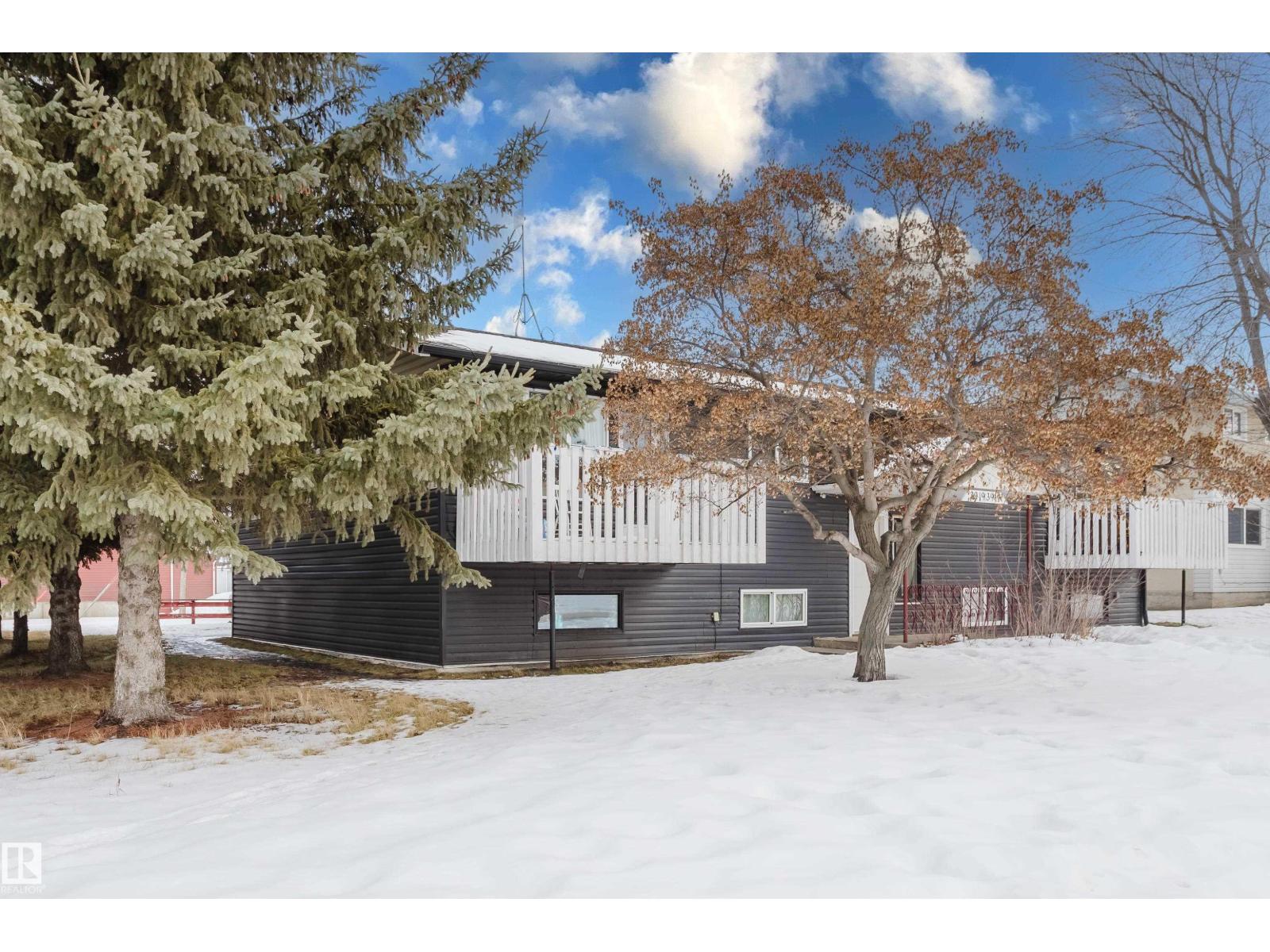 3917/3919 54 St Property Photo 29