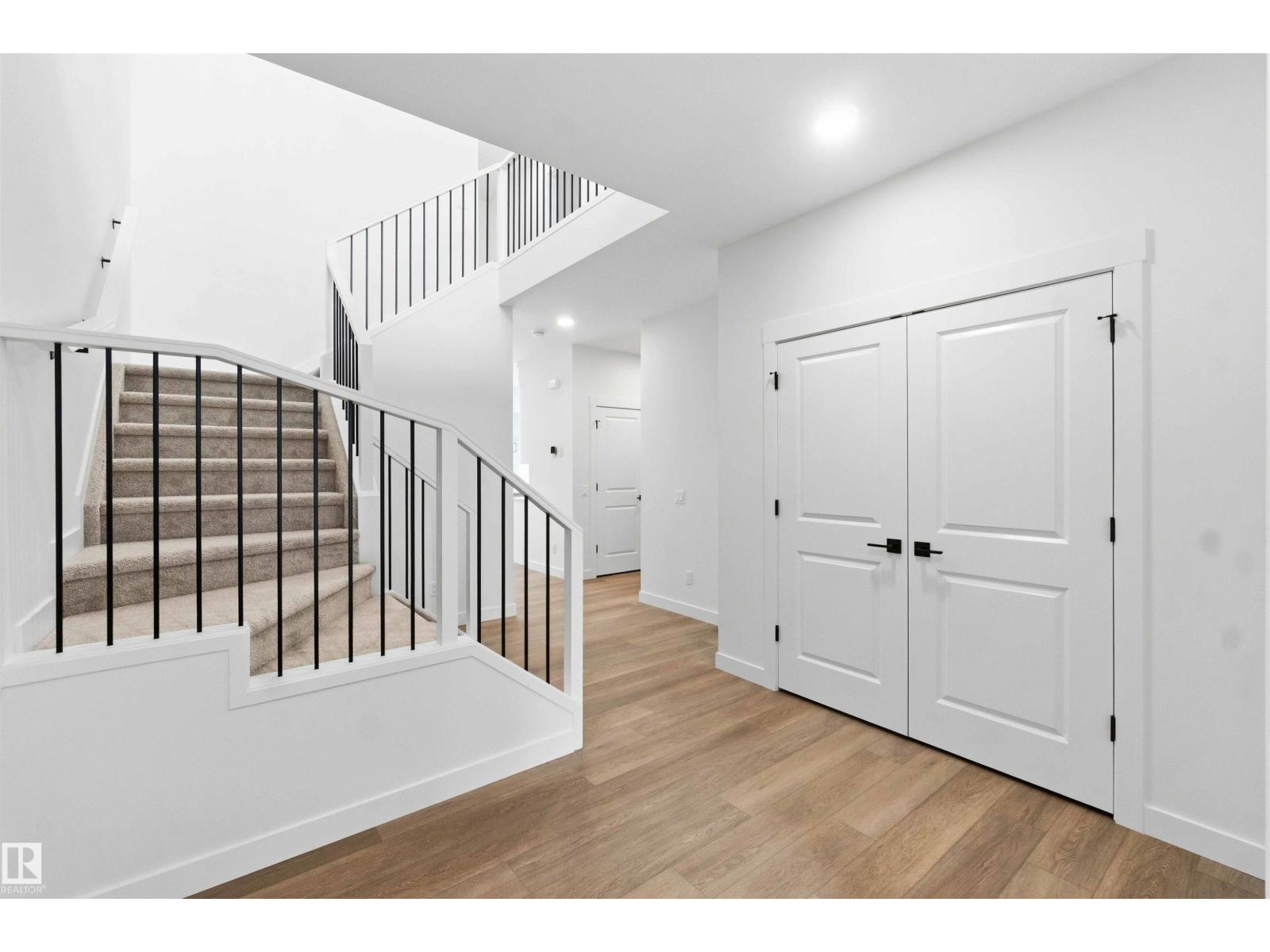 1085 Cristall Cr Sw Property Photo 3