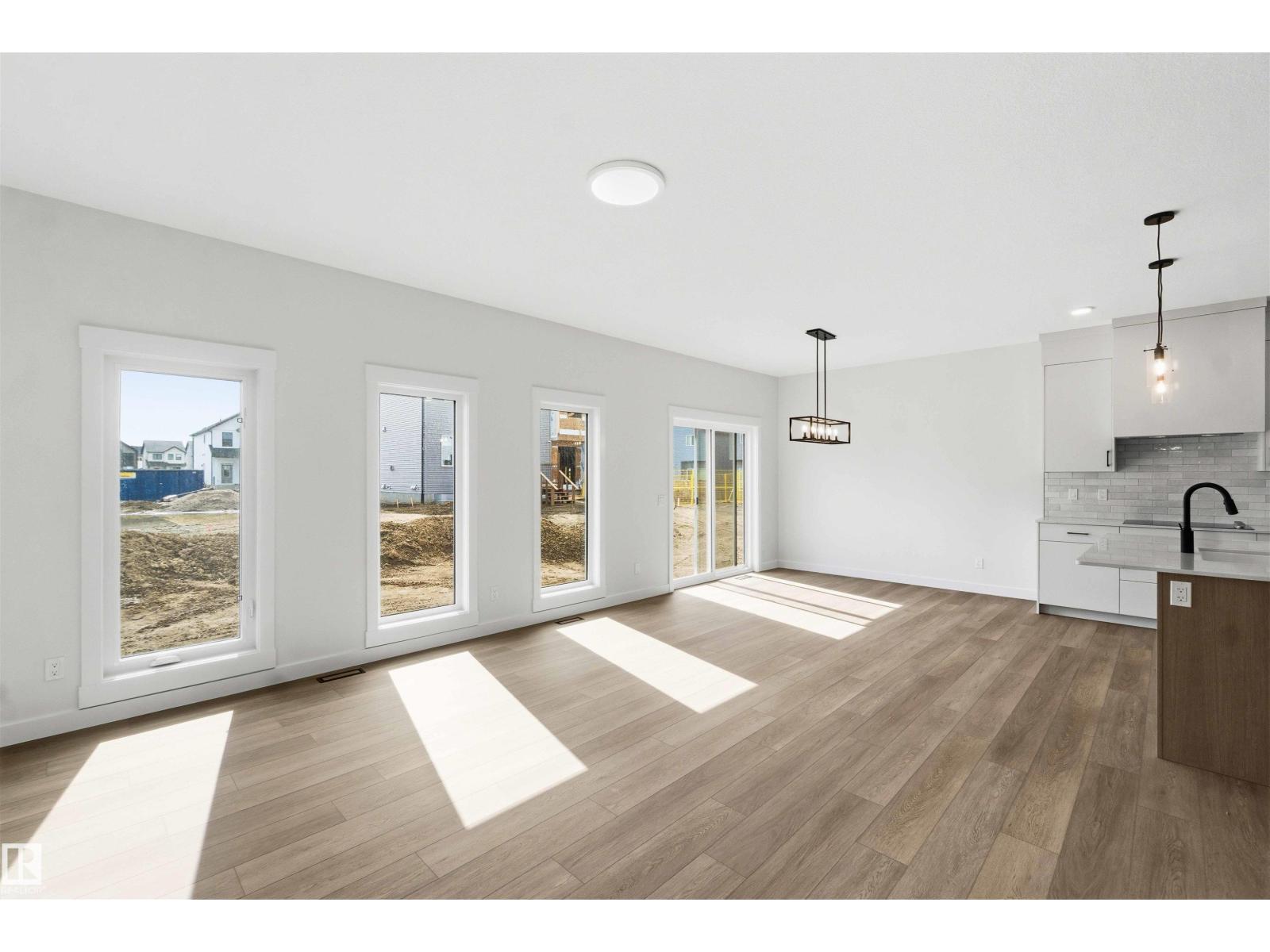 1085 Cristall Cr Sw Property Photo 11
