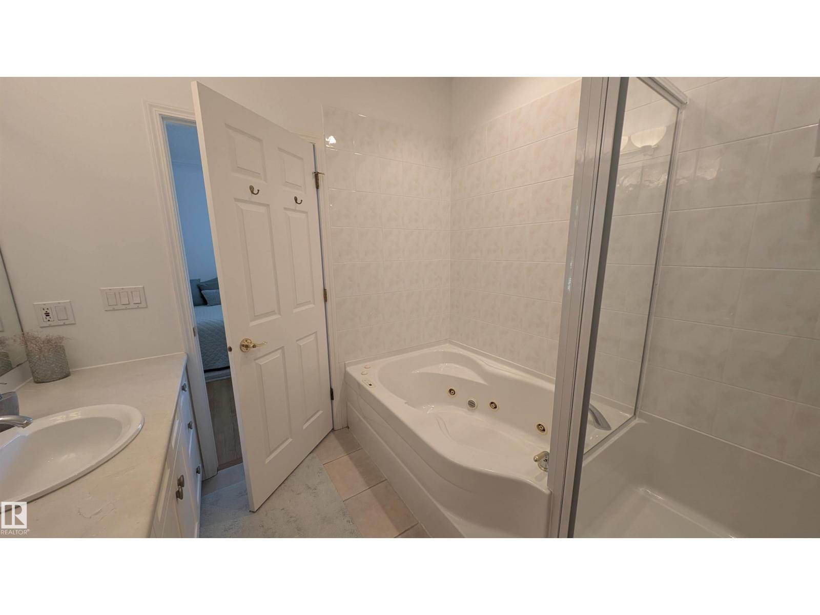 8 Butterworth Pt Nw Property Photo 9