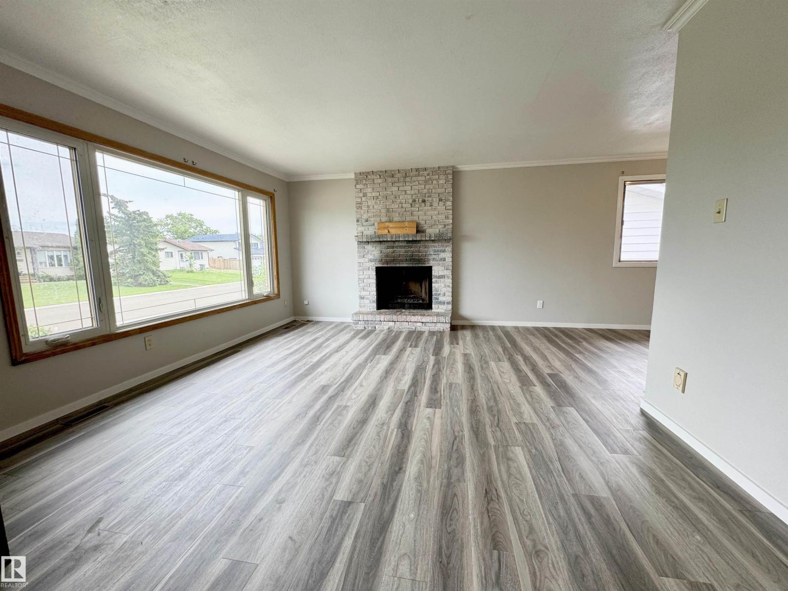 5040 47 St Property Photo 16