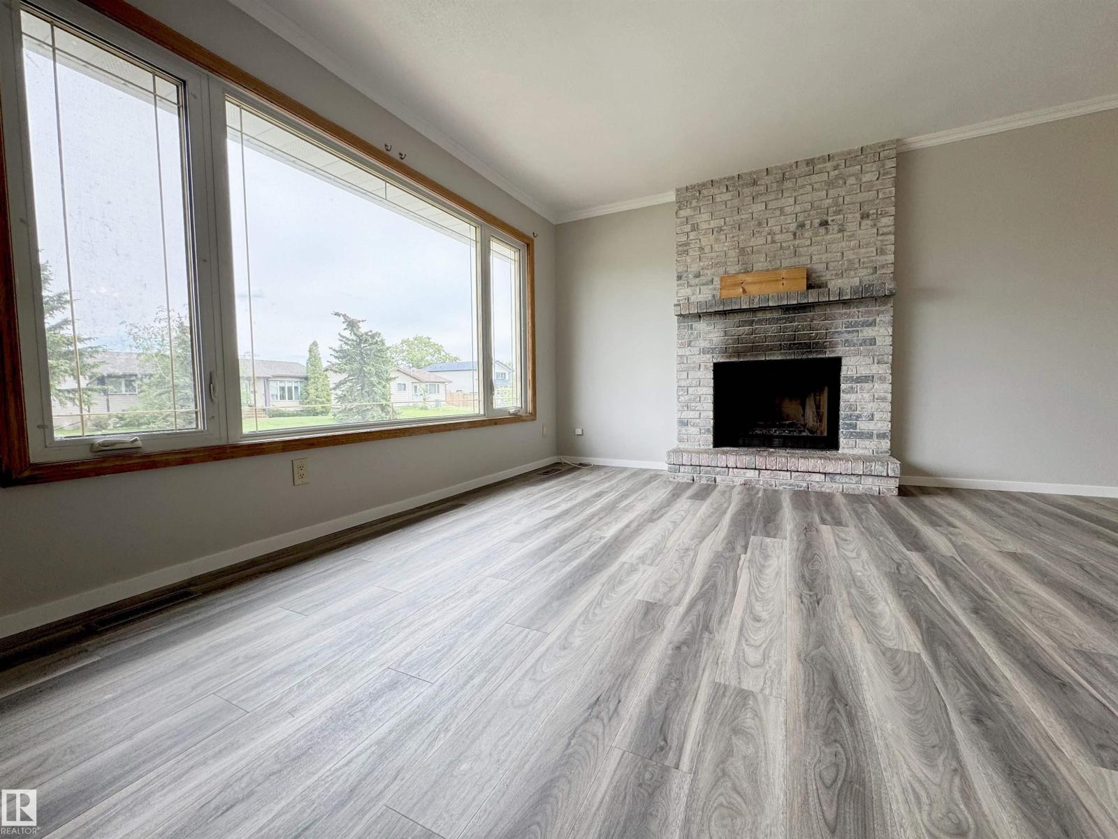 5040 47 St Property Photo 17