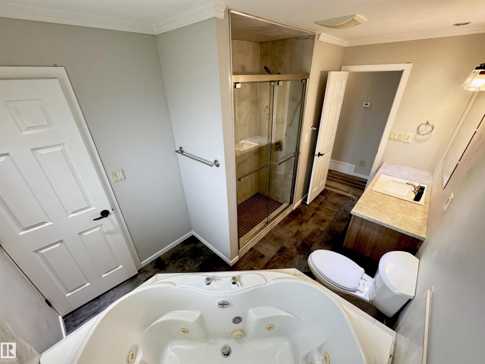 5040 47 St Property Photo 22