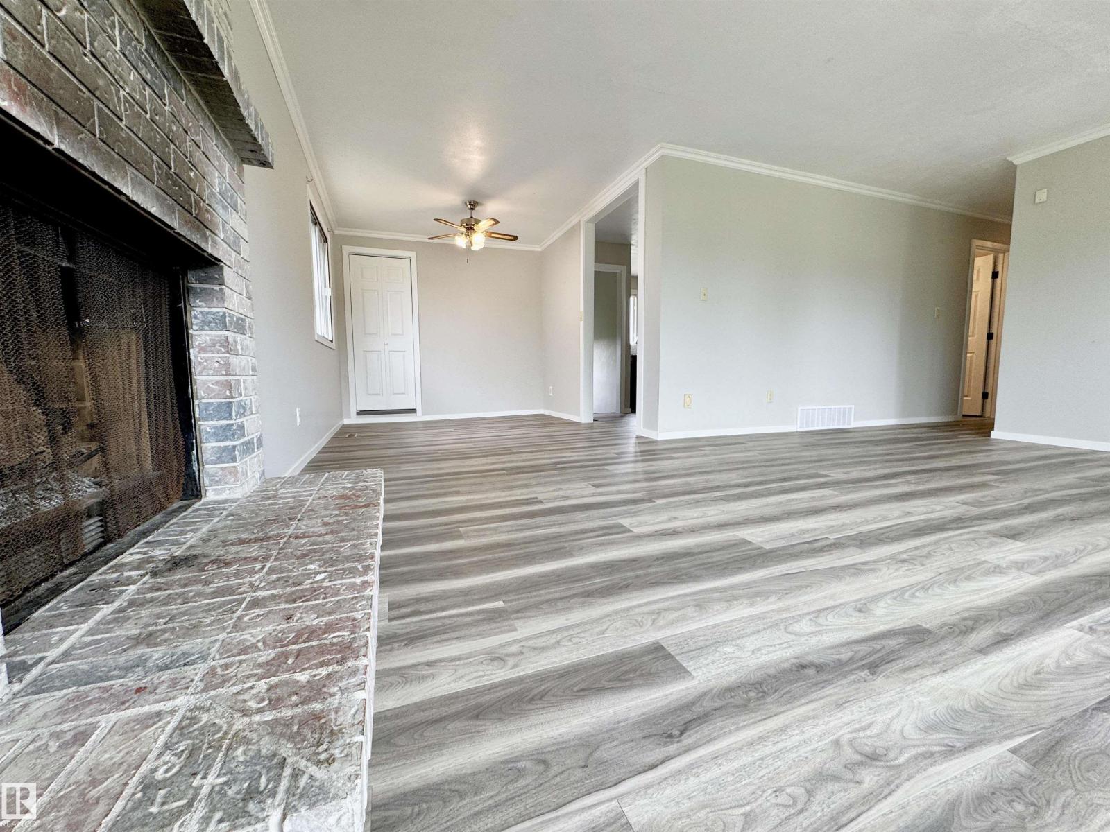 5040 47 St Property Photo 24
