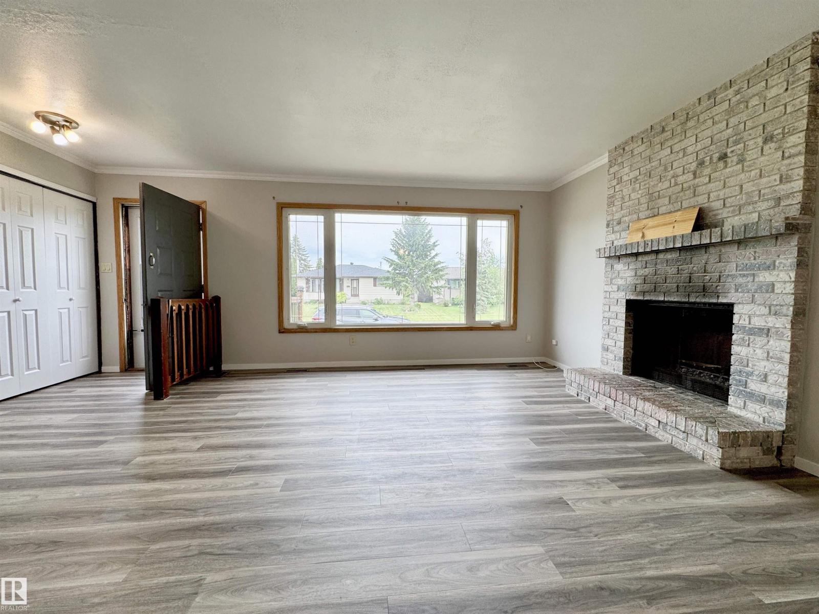 5040 47 St Property Photo 26