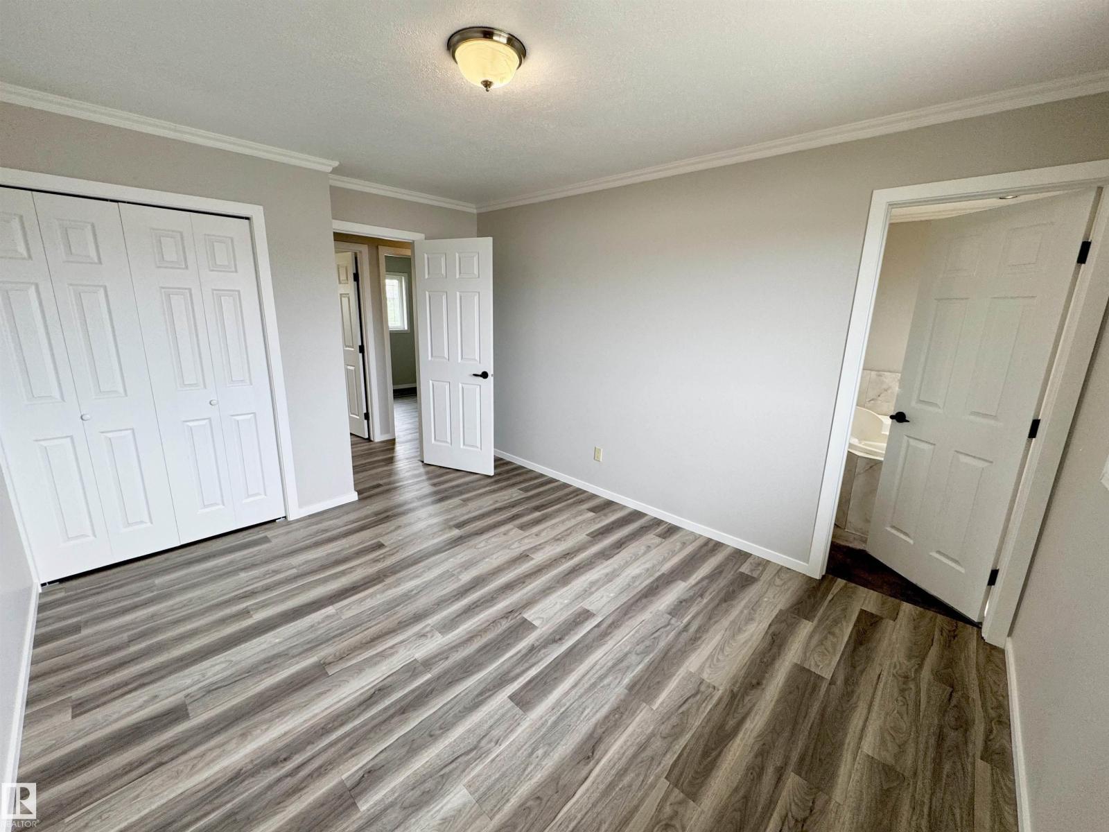 5040 47 St Property Photo 32