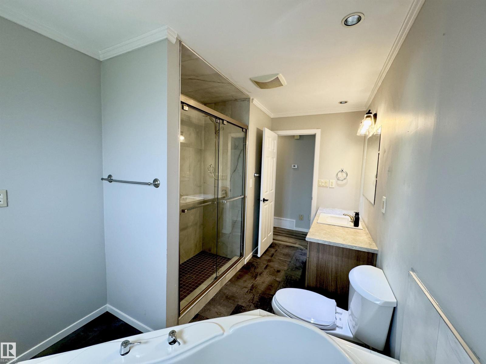 5040 47 St Property Photo 35