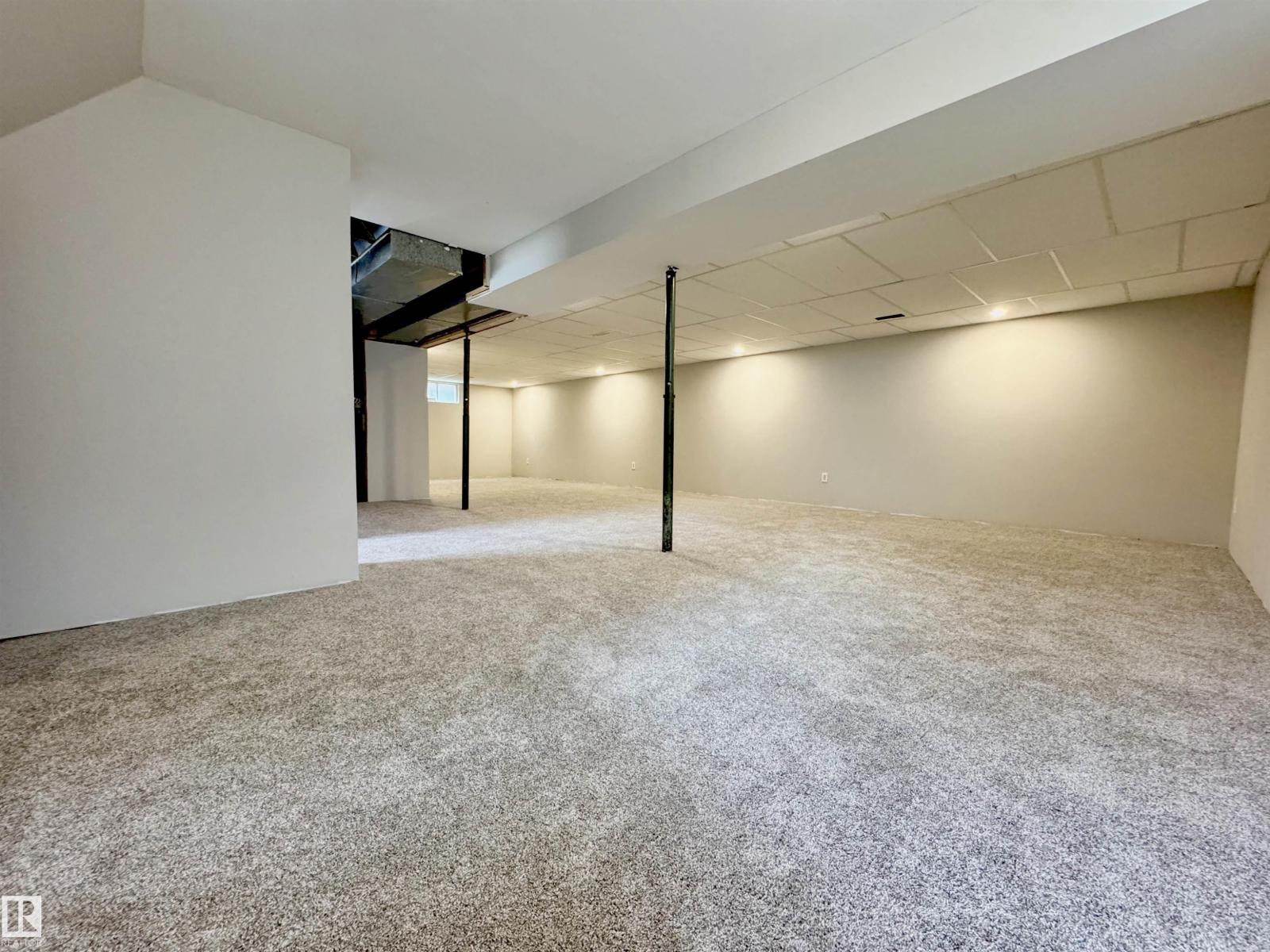 5040 47 St Property Photo 36