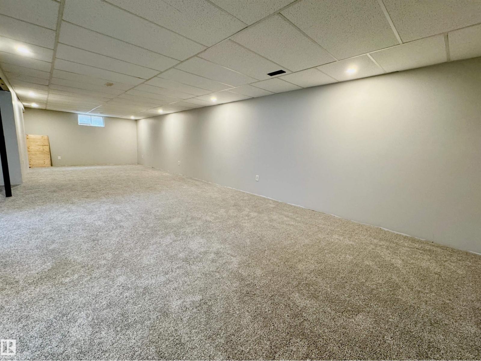 5040 47 St Property Photo 37