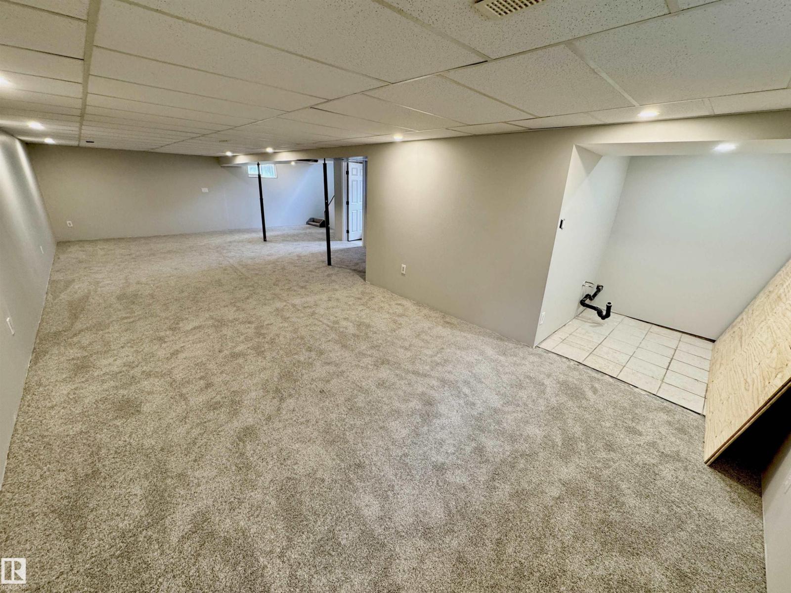 5040 47 St Property Photo 42
