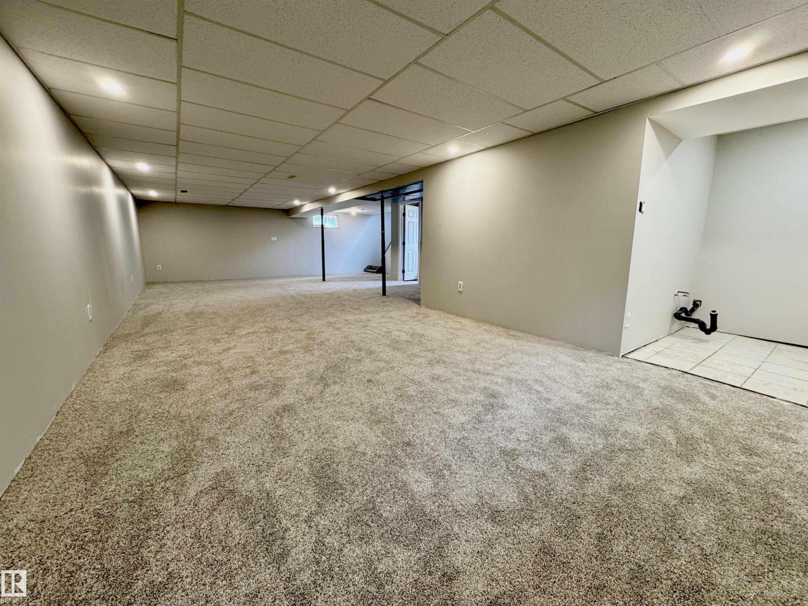 5040 47 St Property Photo 43