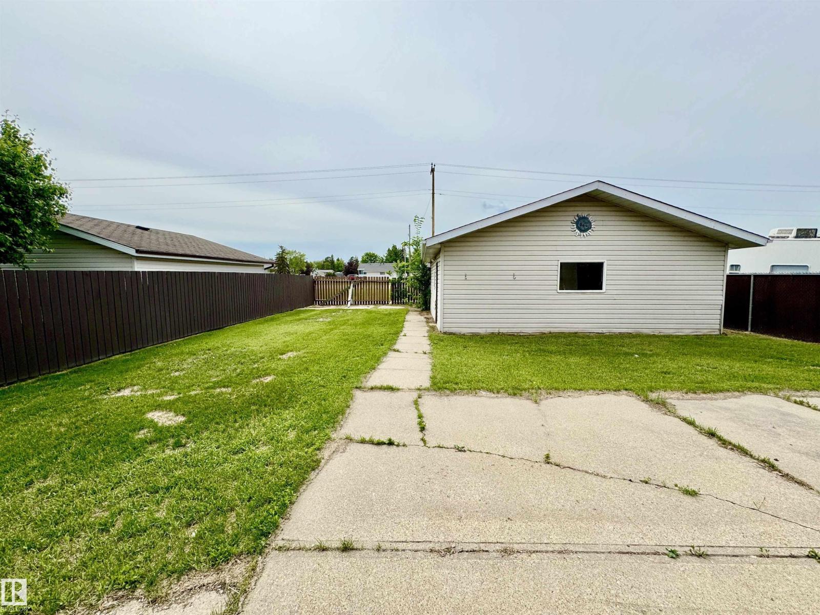 5040 47 St Property Photo 50