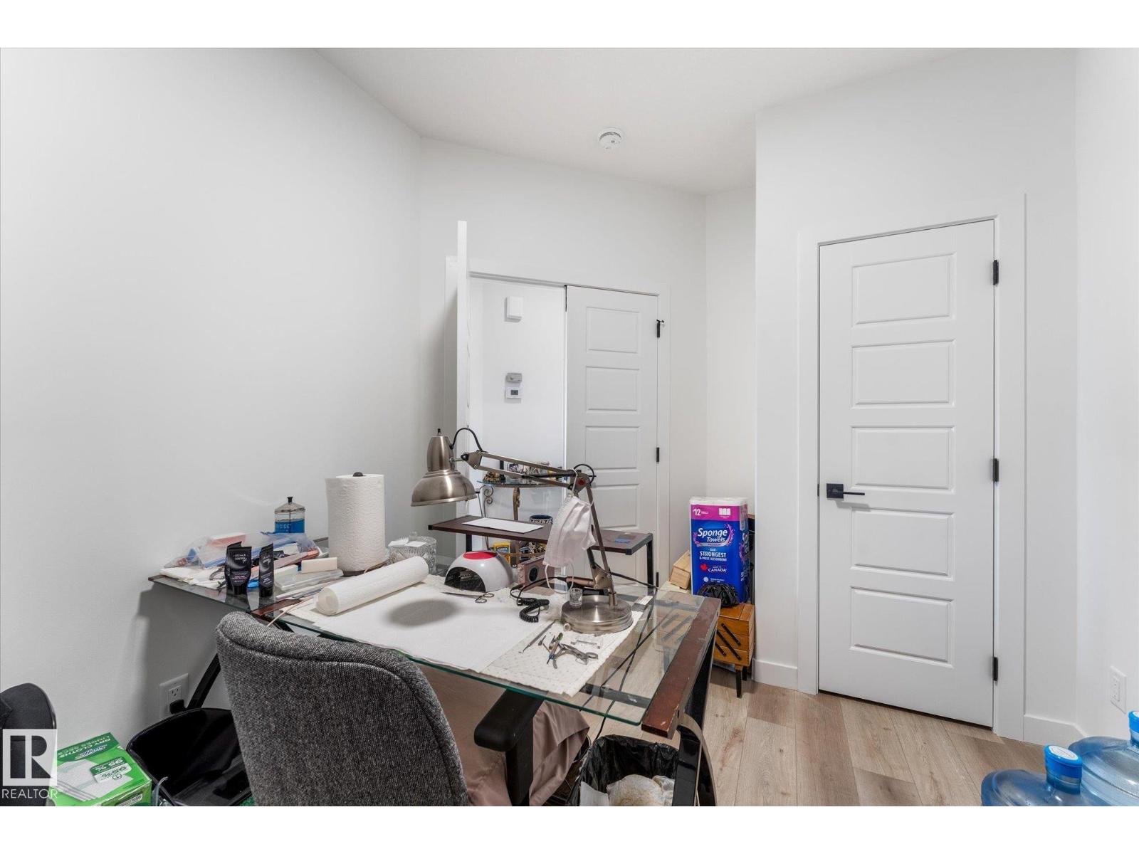 92 Elm St Property Photo 18