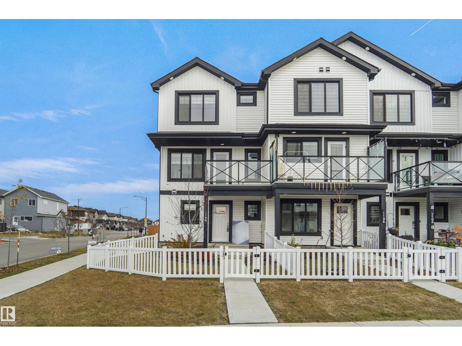 1198 ASTER BV NW Property Photo 1